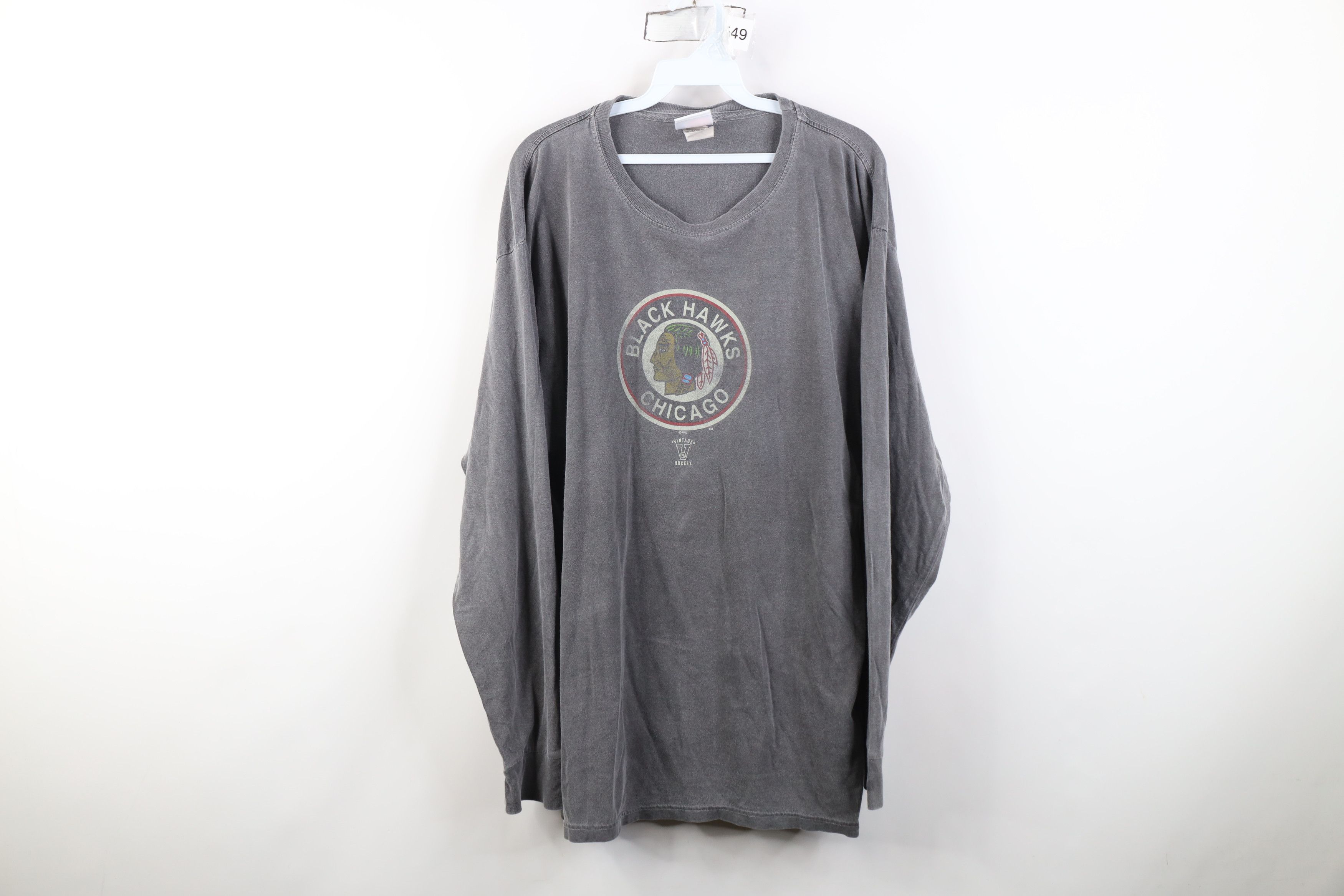 Majestic Vintage Majestic Stonewash Blackhawks Long Sleeve T-Shirt Size US L / EU 52-54 / 3 - 1 Thumbnail