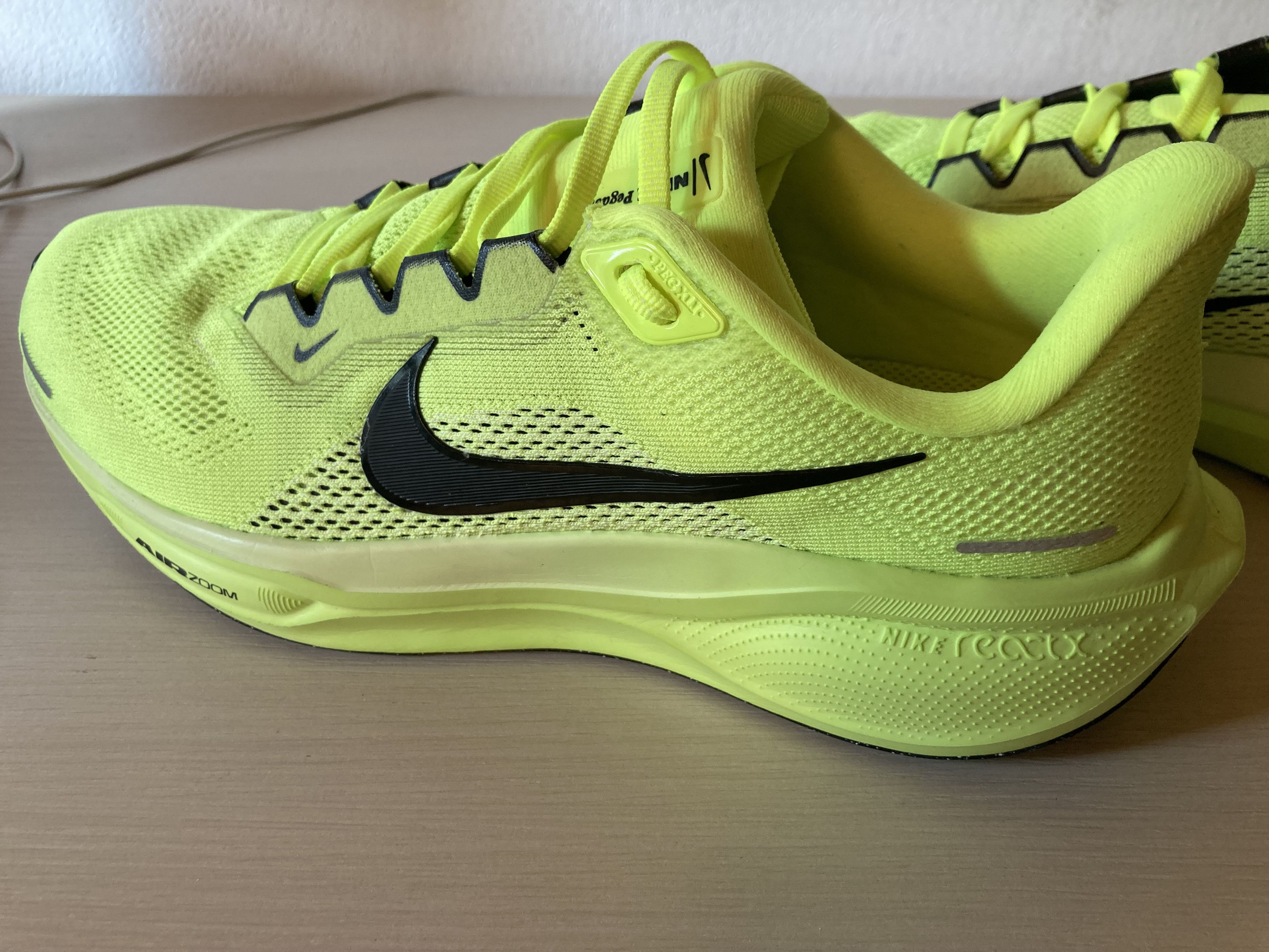 Nike NIKE Air Zoom Pegasus 41 in VOLT - size EU 43 Size US 10 / EU 43 - 6 Thumbnail