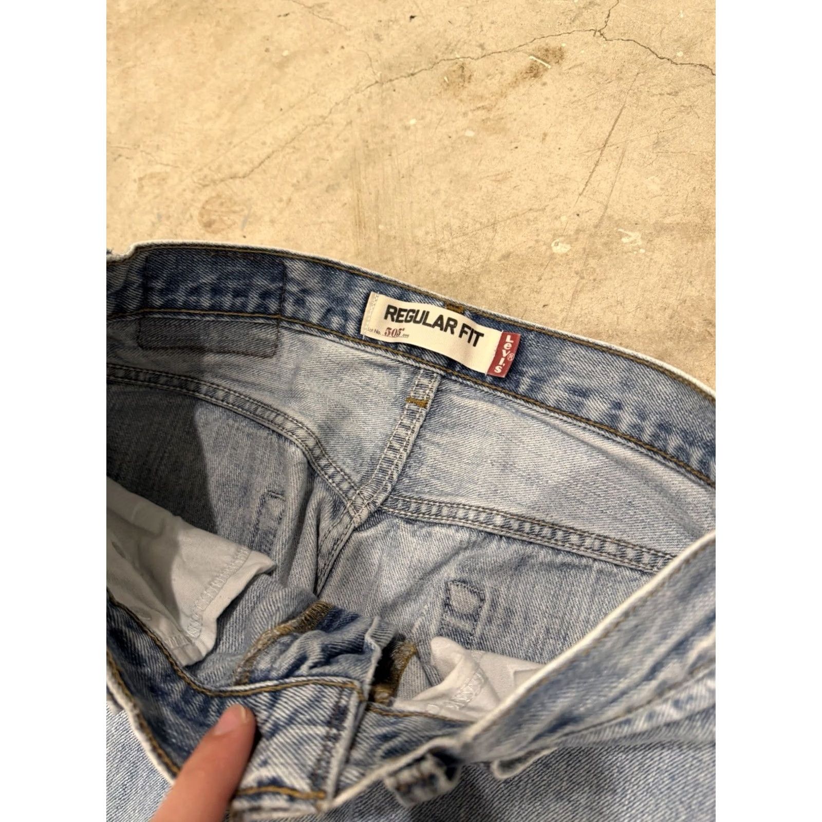 Levi's Levi's Jeans Men 30x28 Blue Light 505 Straight Regular Denim Cotton 5-Pocket 30 in Inseam Size US 31 - 3 Thumbnail