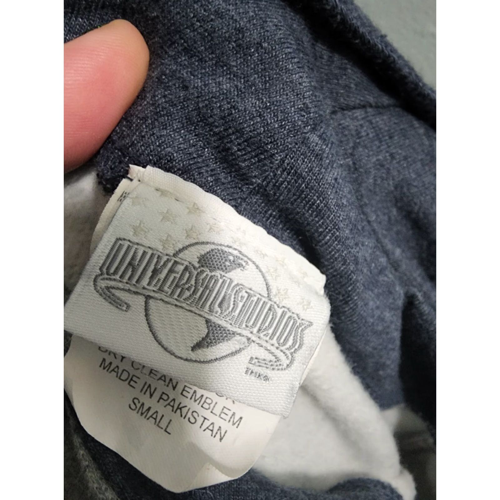 Vintage VINTAGE Universal Studios Sweatshirt Mens S Gray Hoodie Embroidered Florida Sweatshirt Size US S / EU 44-46 / 1 - 4 Thumbnail