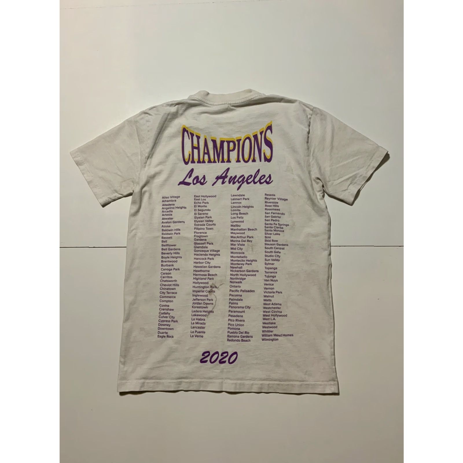 Born X Raised VINTAGE Born X Raised Los Angeles Lakers 2020 Champions Basketball Graphic T-Shirt Sz. S Mens White 90s Size US S / EU 44-46 / 1 - 2 Thumbnail