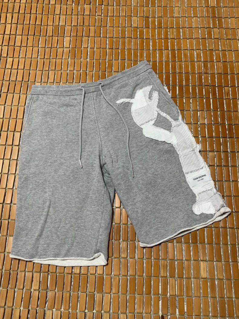 Thom Browne Thom Browne size1 Dragonfly patch shorts Size US 26 / EU 42 - 1 Thumbnail
