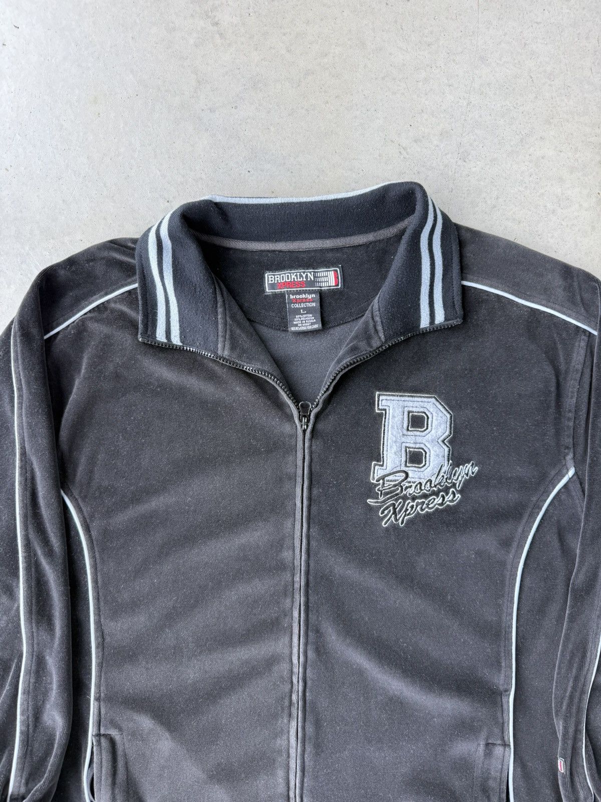 Brooklyn Xpress Vintage 00s Brooklyn Xpress Black Velour Zip Up Track Jacket Size US L / EU 52-54 / 3 - 3 Thumbnail