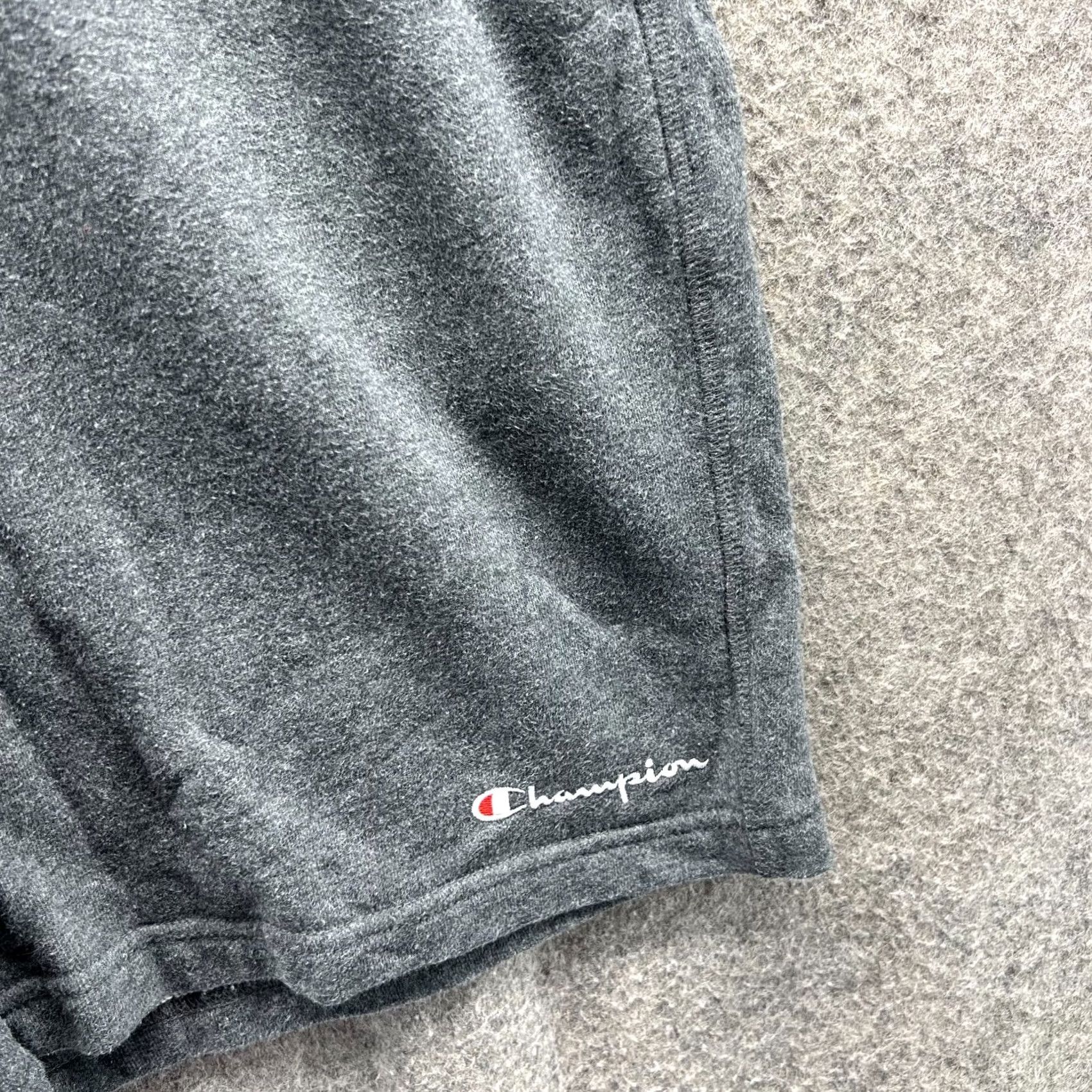 Champion VINTAGE Champion Shorts Mens Large Gray Fleece Drawstring Pocket Athletic Y2K Size US 33 - 5 Thumbnail