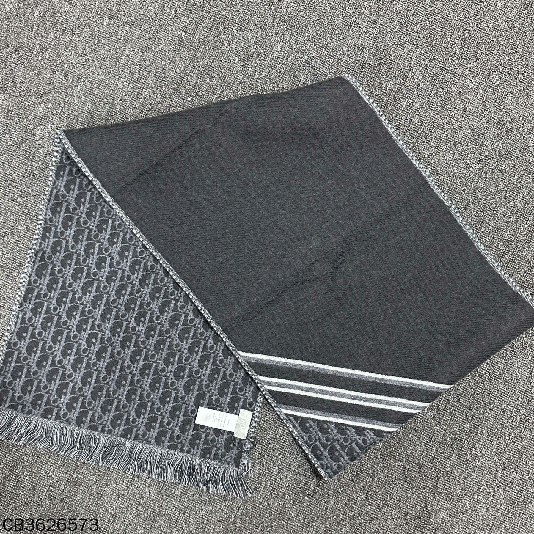 Dior Dior Gray Scarf S Men Size ONE SIZE - 1 Thumbnail