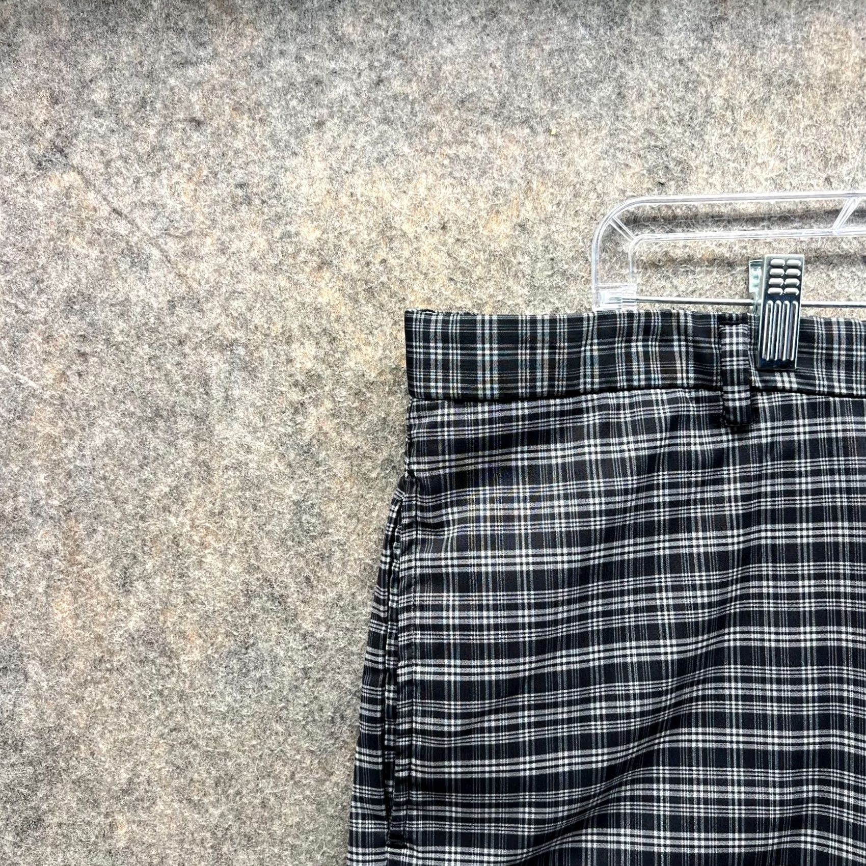 Vintage Greg Norman Shorts Mens 38 Gray Chino Flat Front Golf Golfer Plaid Stripes Vtg Size US 38 / EU 54 - 4 Thumbnail