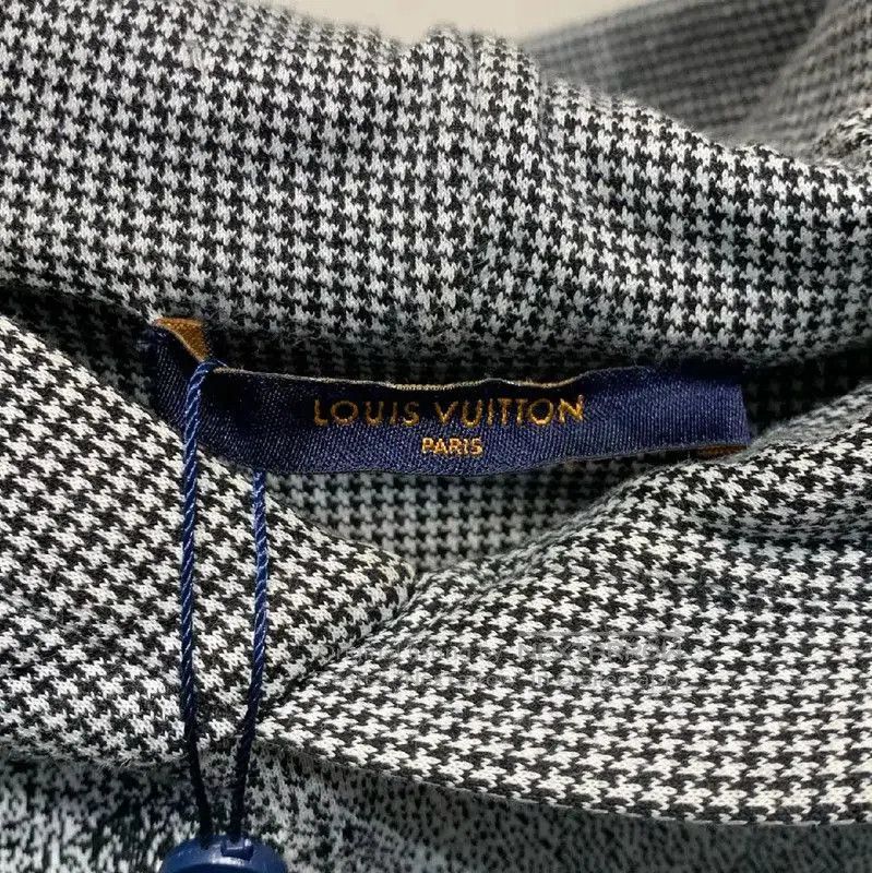 Louis Vuitton Louis Vuitton Gray Cotton Men's Hoodie . Size US S / EU 44-46 / 1 - 3 Thumbnail