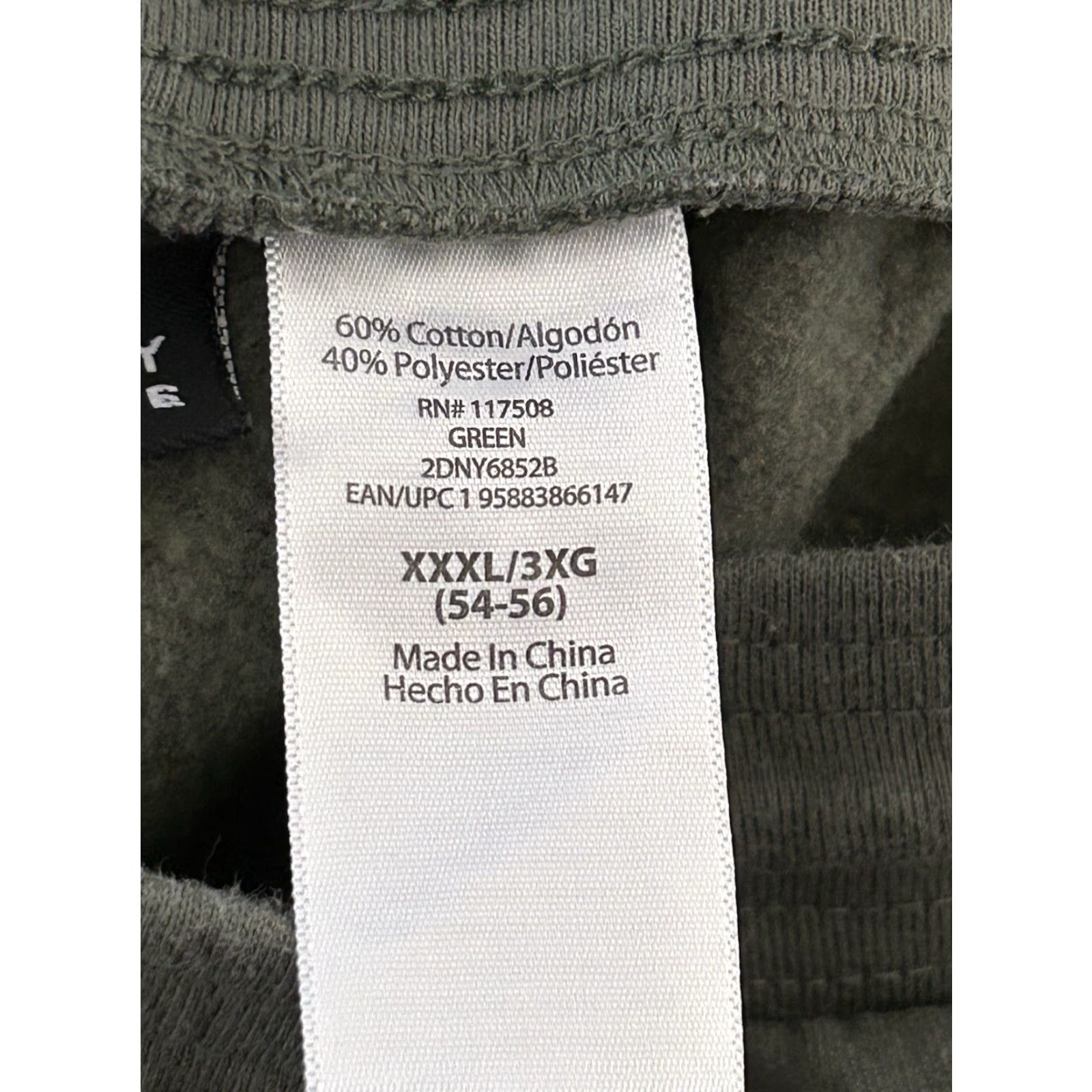 Disney VINTAGE false Size 40" / US 18 - 6 Thumbnail