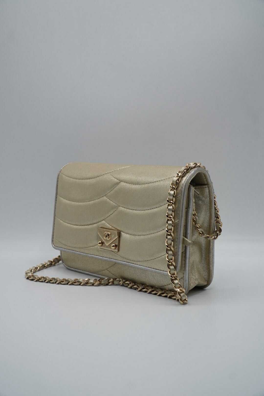 Chanel Timeless Chanel Pagoda Flap Square Mini Bag Quilted Leather Size ONE SIZE - 5 Thumbnail