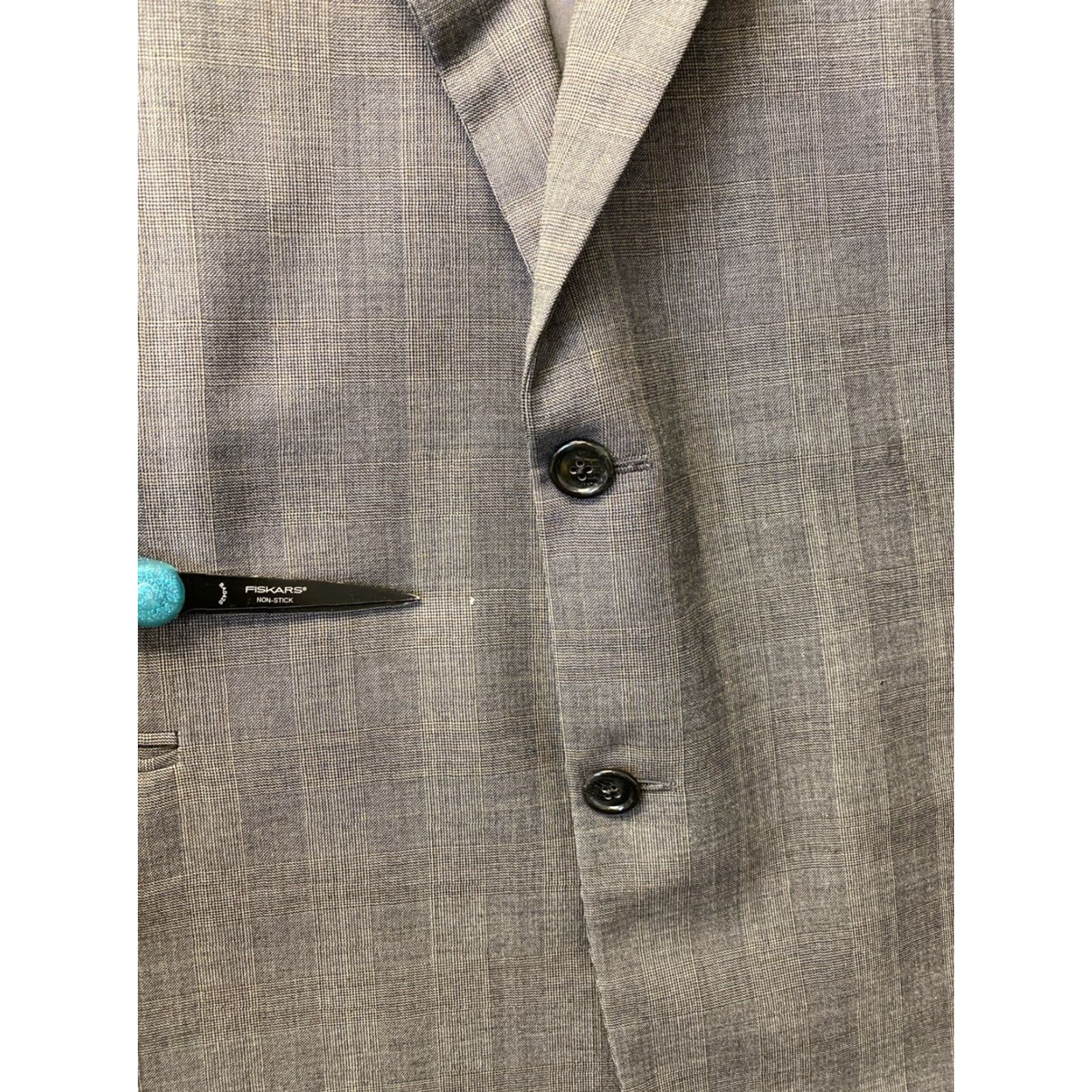 Vintage VINTAGE Hickey Freeman Wool Sport Coat Gray Plaid Size 46R Men's Business Casual 90s Size US S / EU 44-46 / 1 - 2 Thumbnail