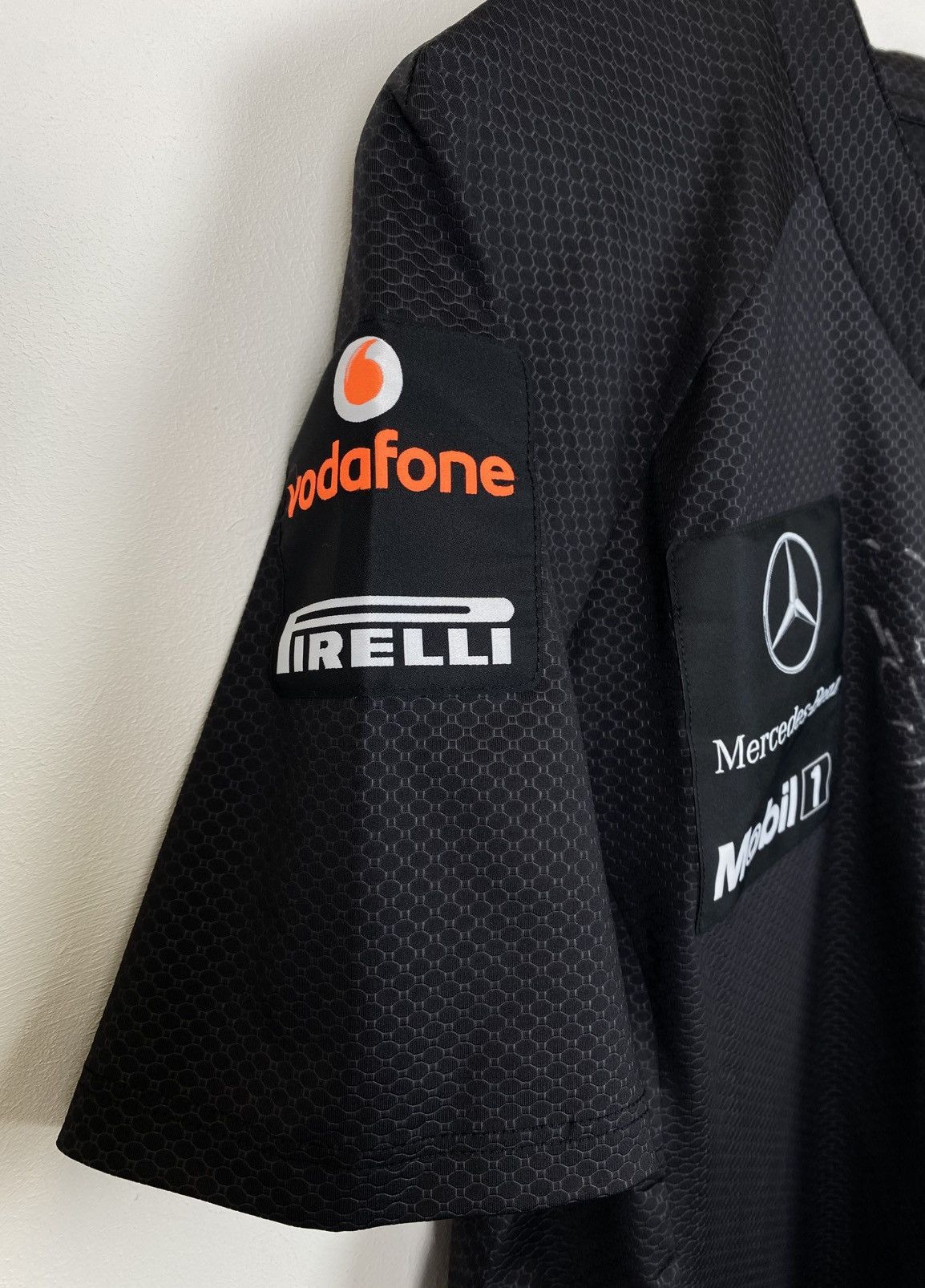 Formula 1 Mercedes-Benz Vodafone Formula One F1 Racing Jersey T-Shirt Size US XL / EU 56 / 4 - 9 Thumbnail