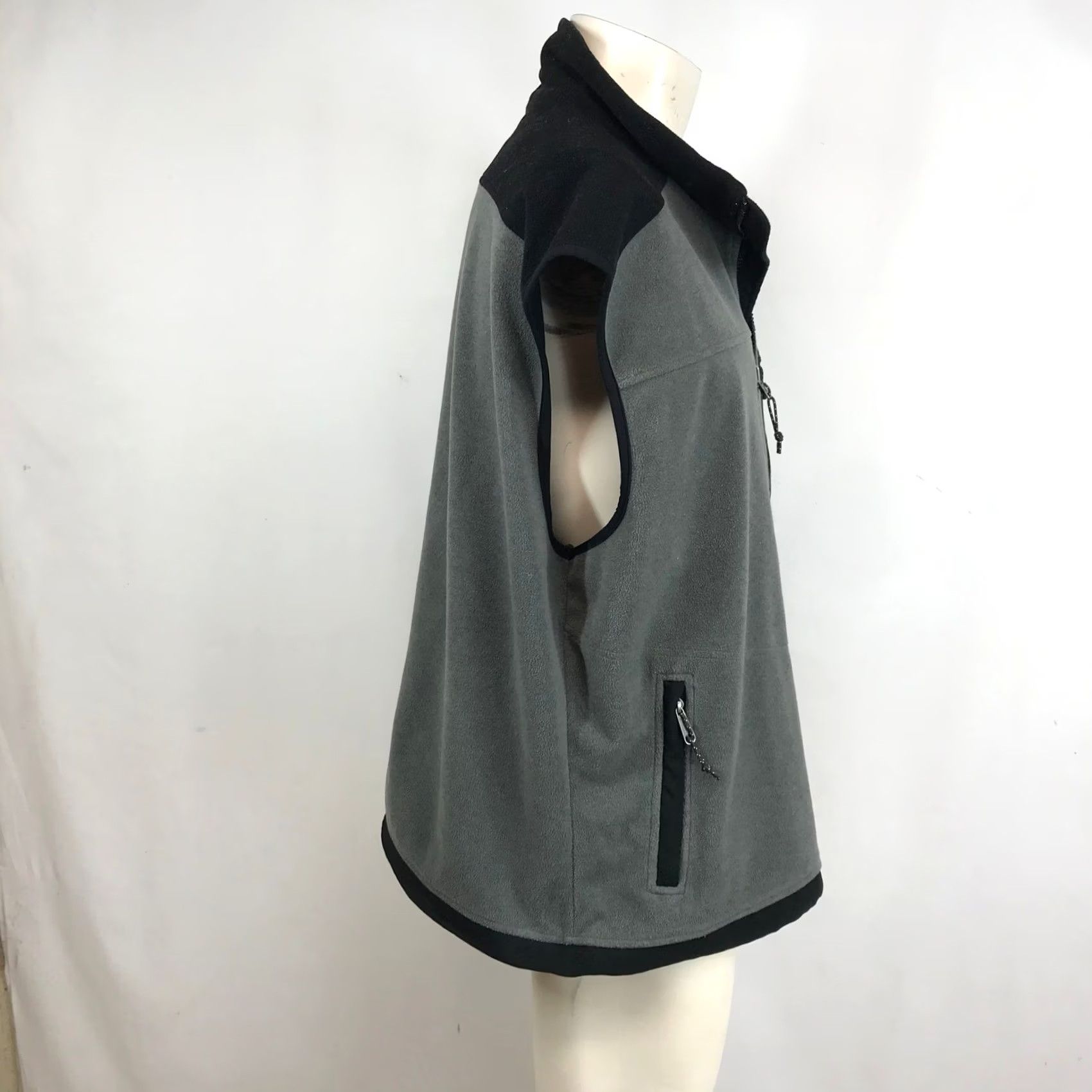 Mountain Hardwear VINTAGE Mountain Hardwear Vest? Size US XXL / EU 58 / 5 - 4 Thumbnail