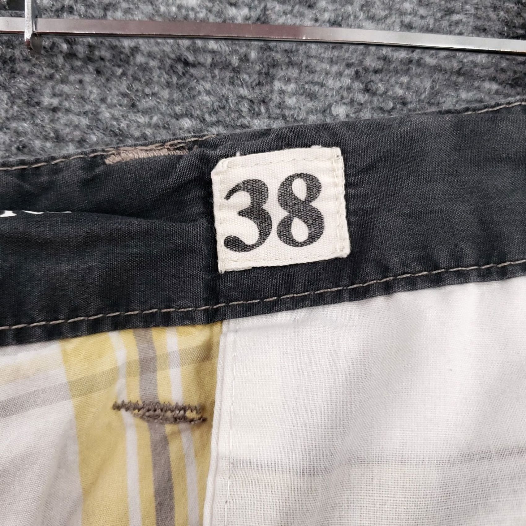 Vintage Marc Ecko Shorts Mens 38 White Brown Chino Cut & Sew Plaid Outdoor 10" Size US 38 / EU 54 - 4 Thumbnail