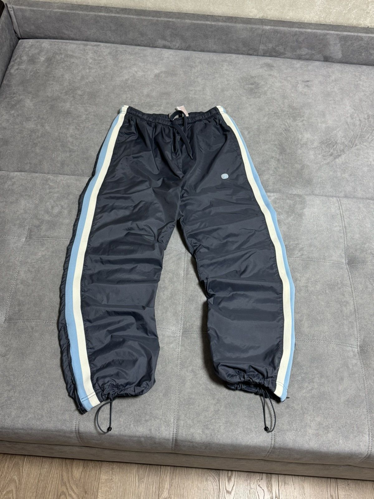 Nike Vintage Nike Nylon Swoosh Y2K Baggy Pants Sweatpants Size XL Size US 34 / EU 50 - 6 Thumbnail