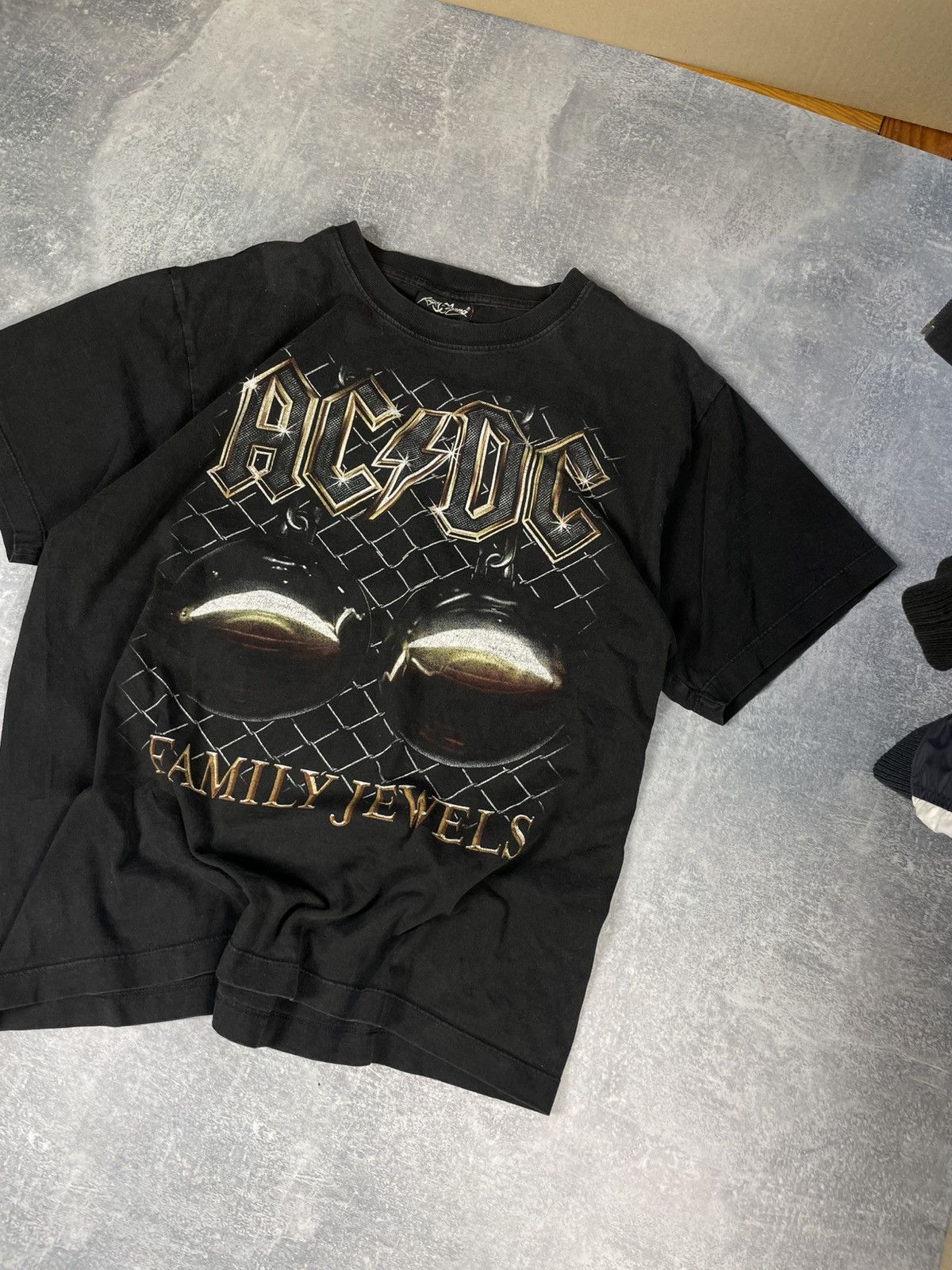 AC/DC × Band Tees Vintage Ac Dc Family Jewels Tee / Ac Dc RockBand Y2K T-shirt Size US L / EU 52-54 / 3 - 3 Thumbnail