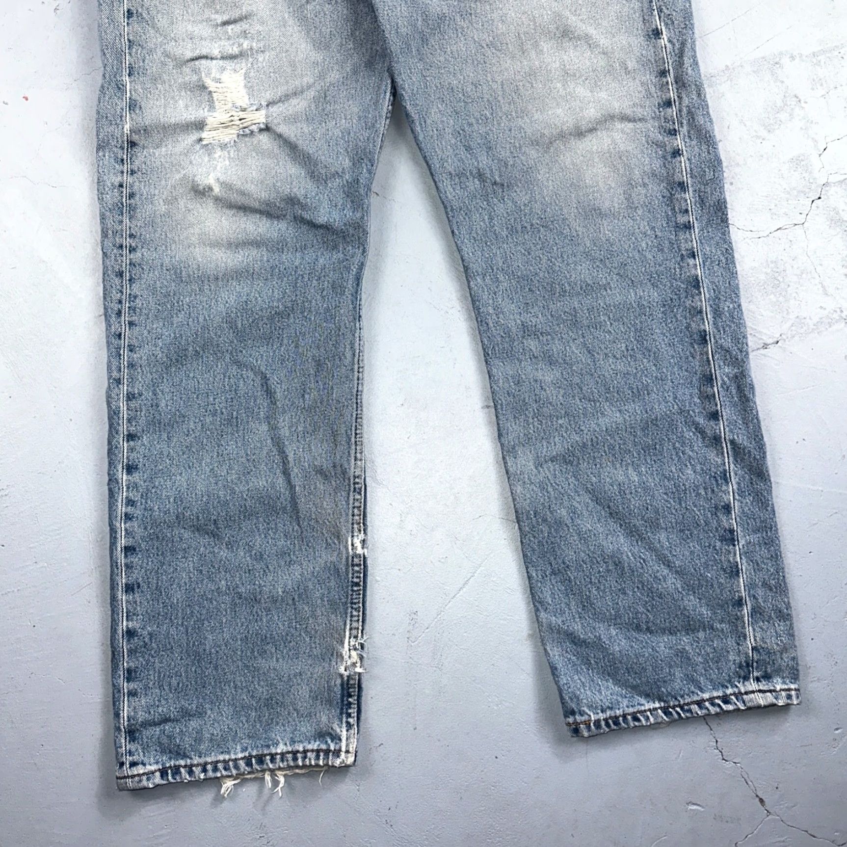 Levi's VINTAGE Levi's 501 Jeans Men 38x30 Light Wash Denim Straight 90s 501 Series 90s Theme Size US 38 / EU 54 - 3 Thumbnail