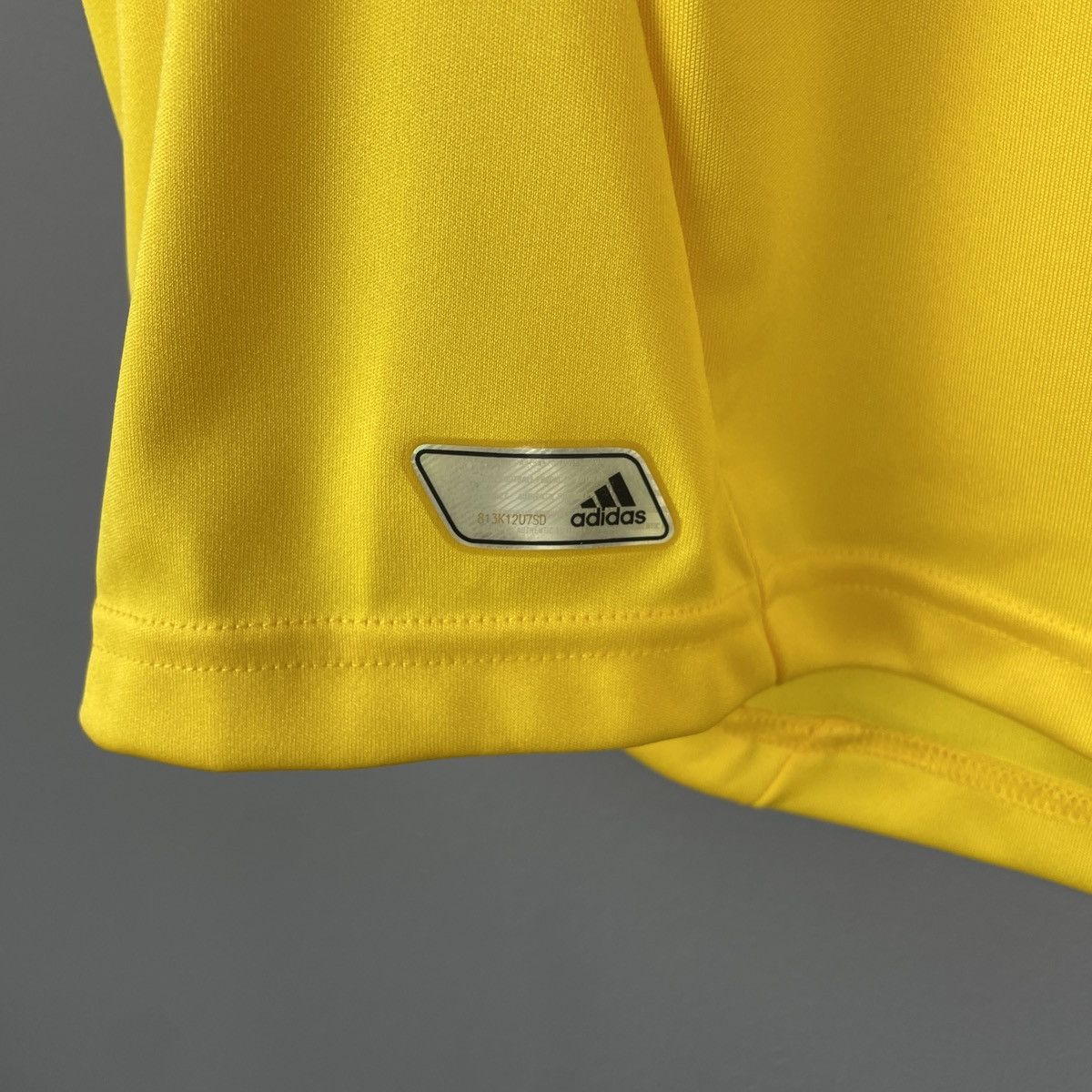 Adidas Ukraine National Team Home Genuine Jersey Shirt Euro 2012 M Size US M / EU 48-50 / 2 - 7 Thumbnail
