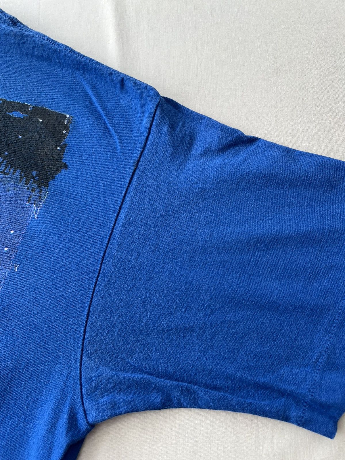 Marlboro Vintage 90s Marlboro Unlimited Wolf Pocket Blue T-shirt Size US XL / EU 56 / 4 - 14 Thumbnail