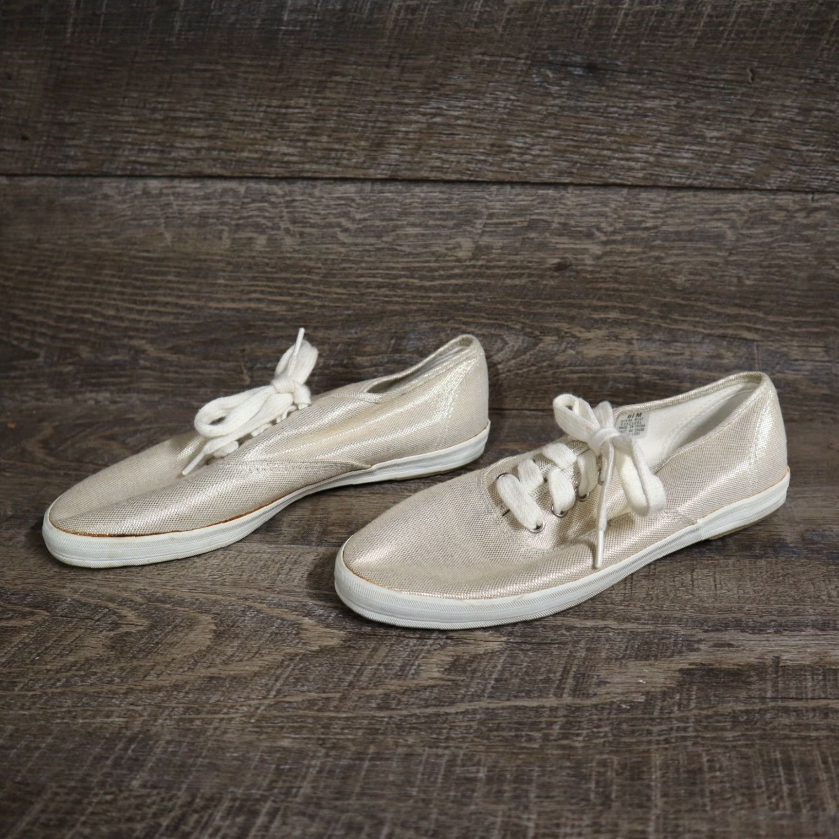 Liz Claiborne VINTAGE Liz Claiborne Women's Canvas Sneakers Size 6.5 Cushioned White Fashion 90s Men Size US 6.5 / IT 36.5 - 2 Thumbnail