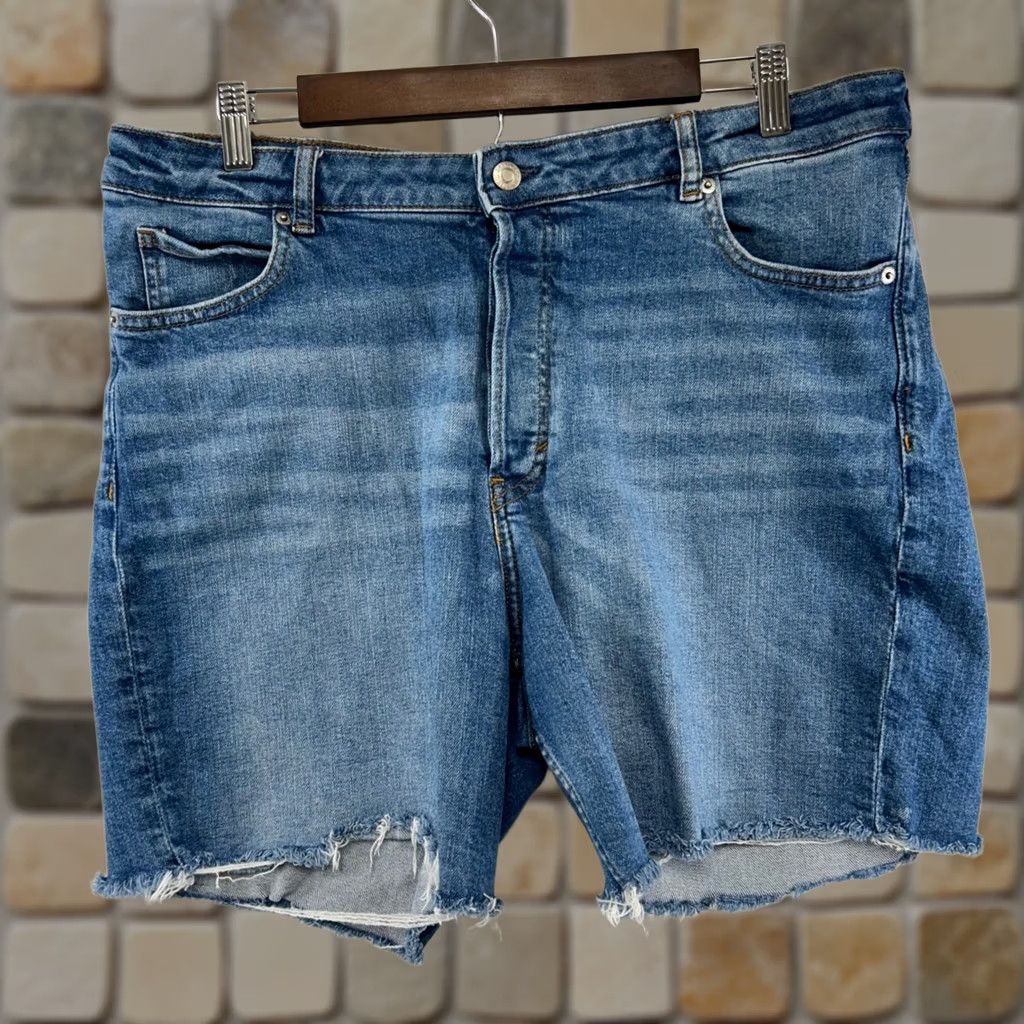 H&M H&M Womens 16 Blue 90s Cutoff High Waist Button Fly Raw Hem Shorts Size 25" / US 0 / IT 36 - 1 Thumbnail