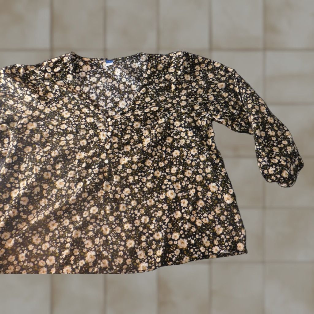 Old Navy Old Navy Womens Blouse L Black Floral Button-Up Casual Pulse? Size L / US 10 / IT 46 - 1 Thumbnail