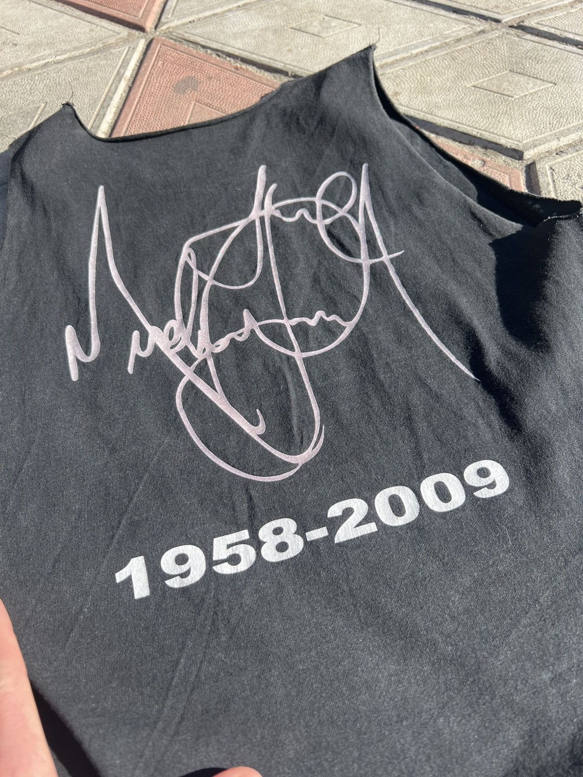 Band Tees × Vintage VINTAGE MICHAEL JACKSON KING OF POP AOP T SHIRT 1985-2009 Size US S / EU 44-46 / 1 - 8 Thumbnail