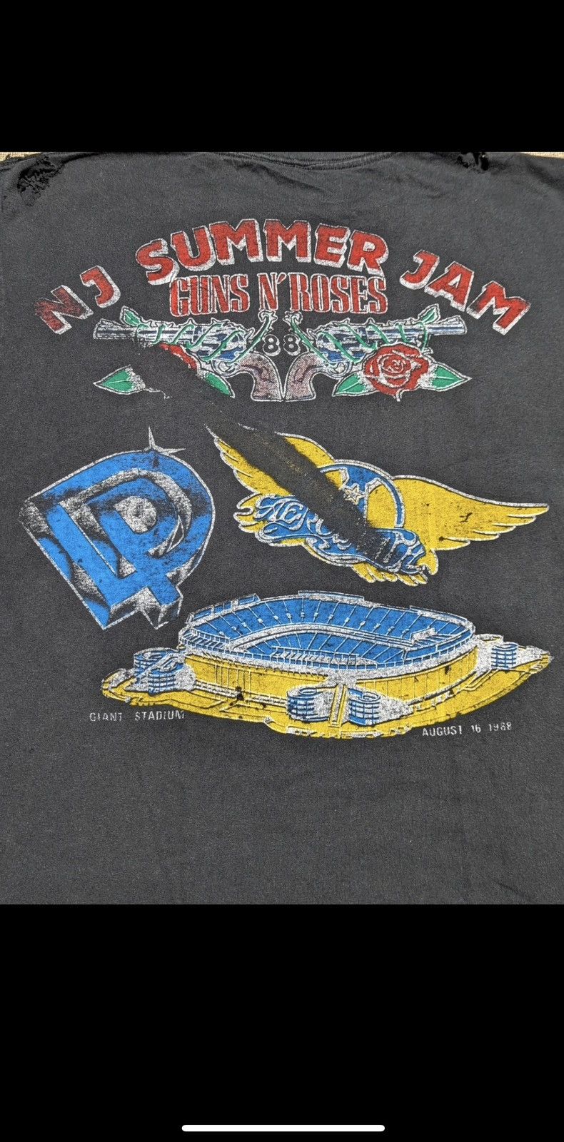 Vintage Vintage 1988 Guns N Roses Tour Tee L Single Stitch Size US L / EU 52-54 / 3 - 7 Thumbnail