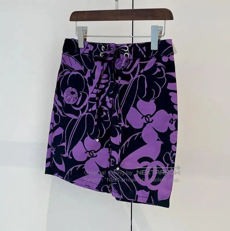 Chanel Chanel Purple Floral Cotton Summer Shorts . Size 28" / US 6 / IT 42 - 3 Thumbnail