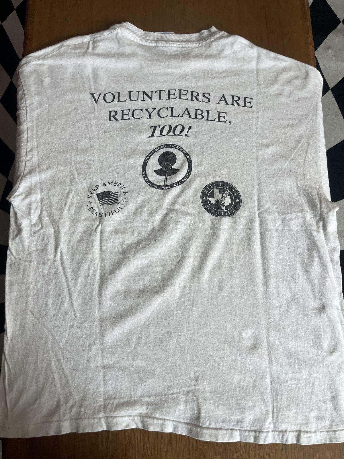 Vintage Vtg VILUNTEERS ARE RECYCLABLE TOO! 90’s Tshirt Size US XL / EU 56 / 4 - 8 Thumbnail