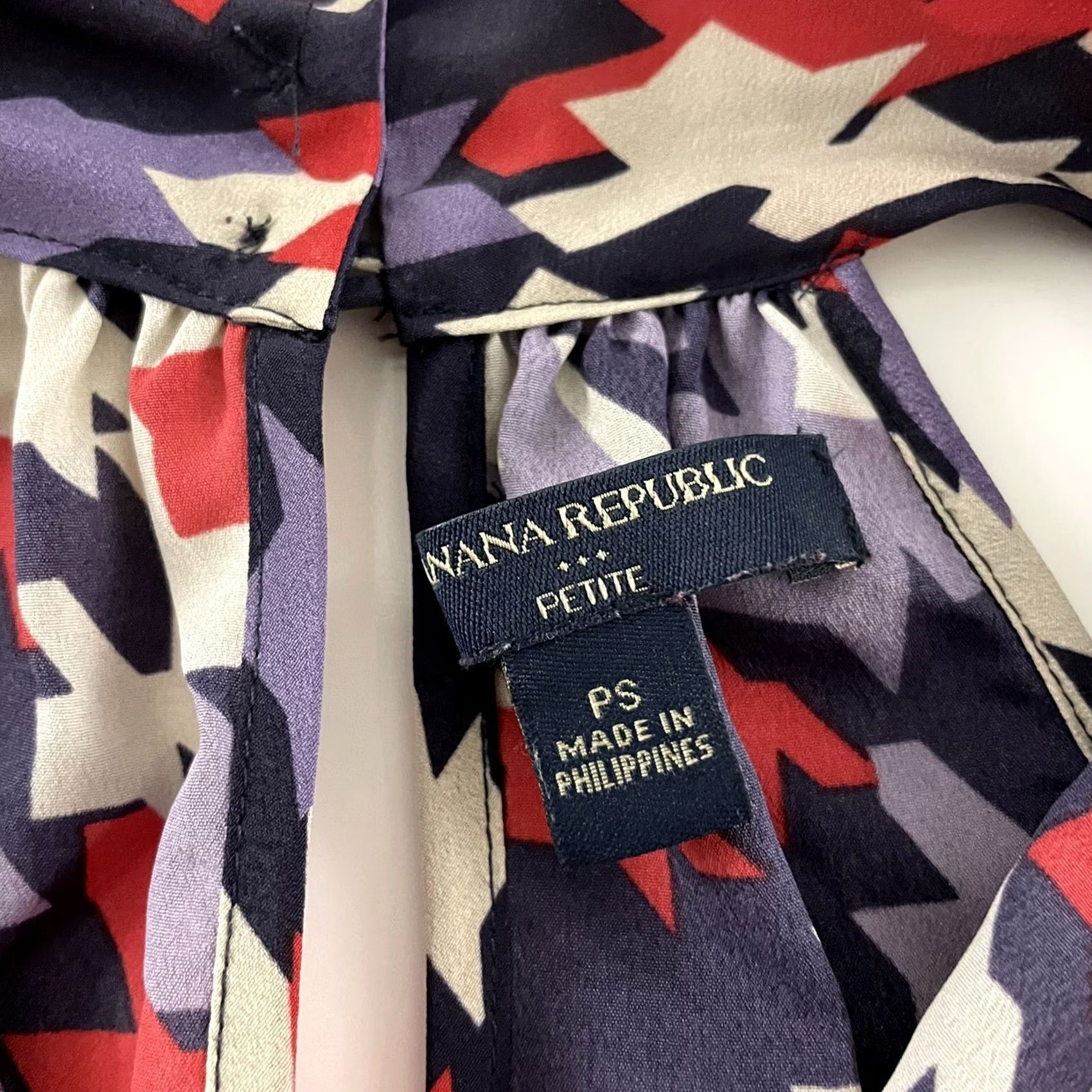 Banana Republic Banana Republic Geometric Print Sleeveless Top Women's Petite PS Purple Red Tank Shirt Size S / US 4 / IT 40 - 2 Thumbnail