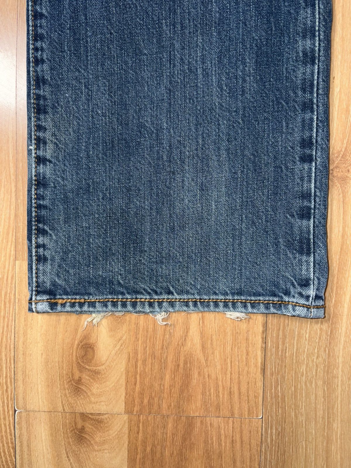Levi's Vintage Clothing Levi’s 501 Original Fit Jeans Mid Wash Distressed Denim W36 Size US 36 / EU 52 - 5 Thumbnail