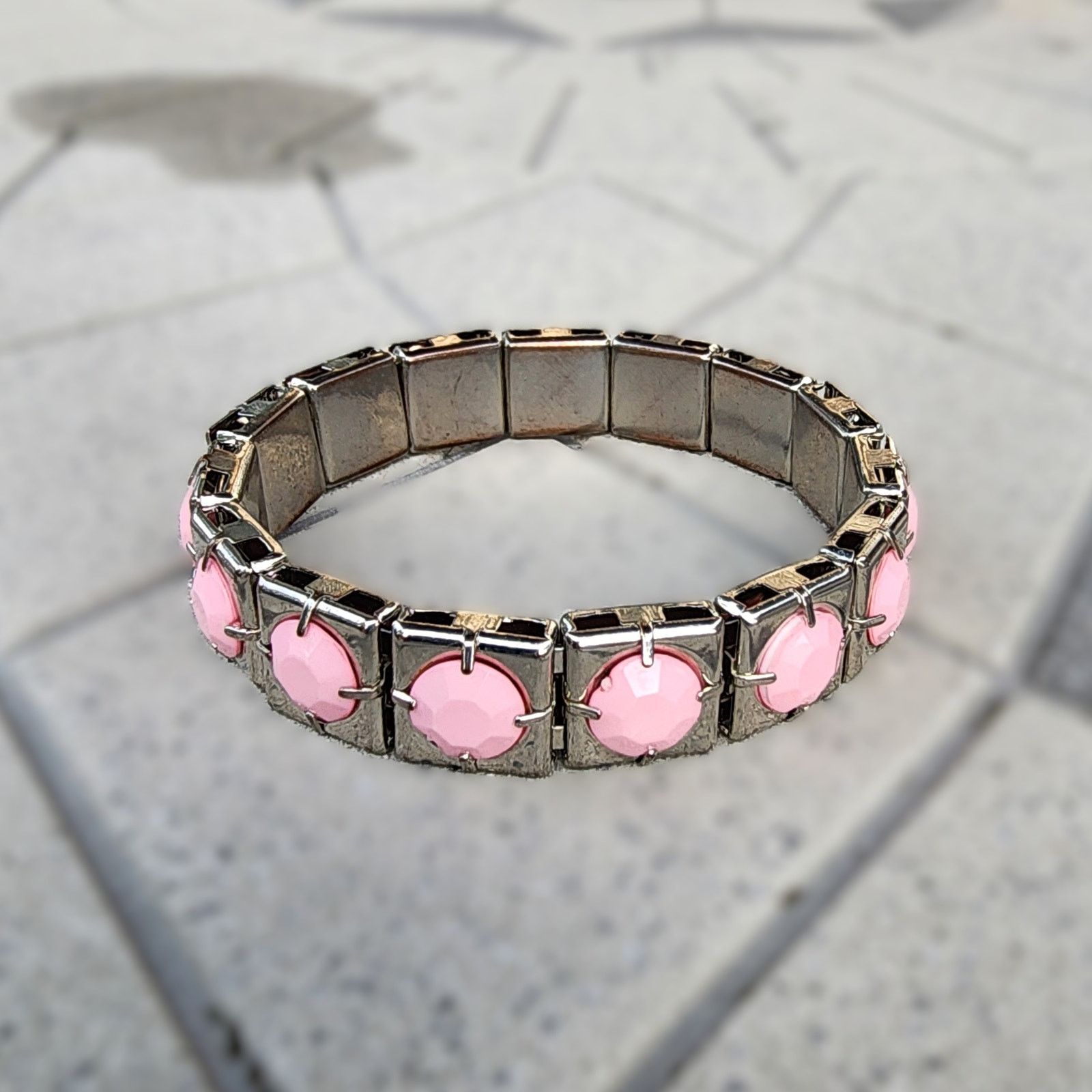 Vintage Vintage Silver Tone Bubblegum Pink Thermoset Link Bracelet Size ONE SIZE - 2 Thumbnail