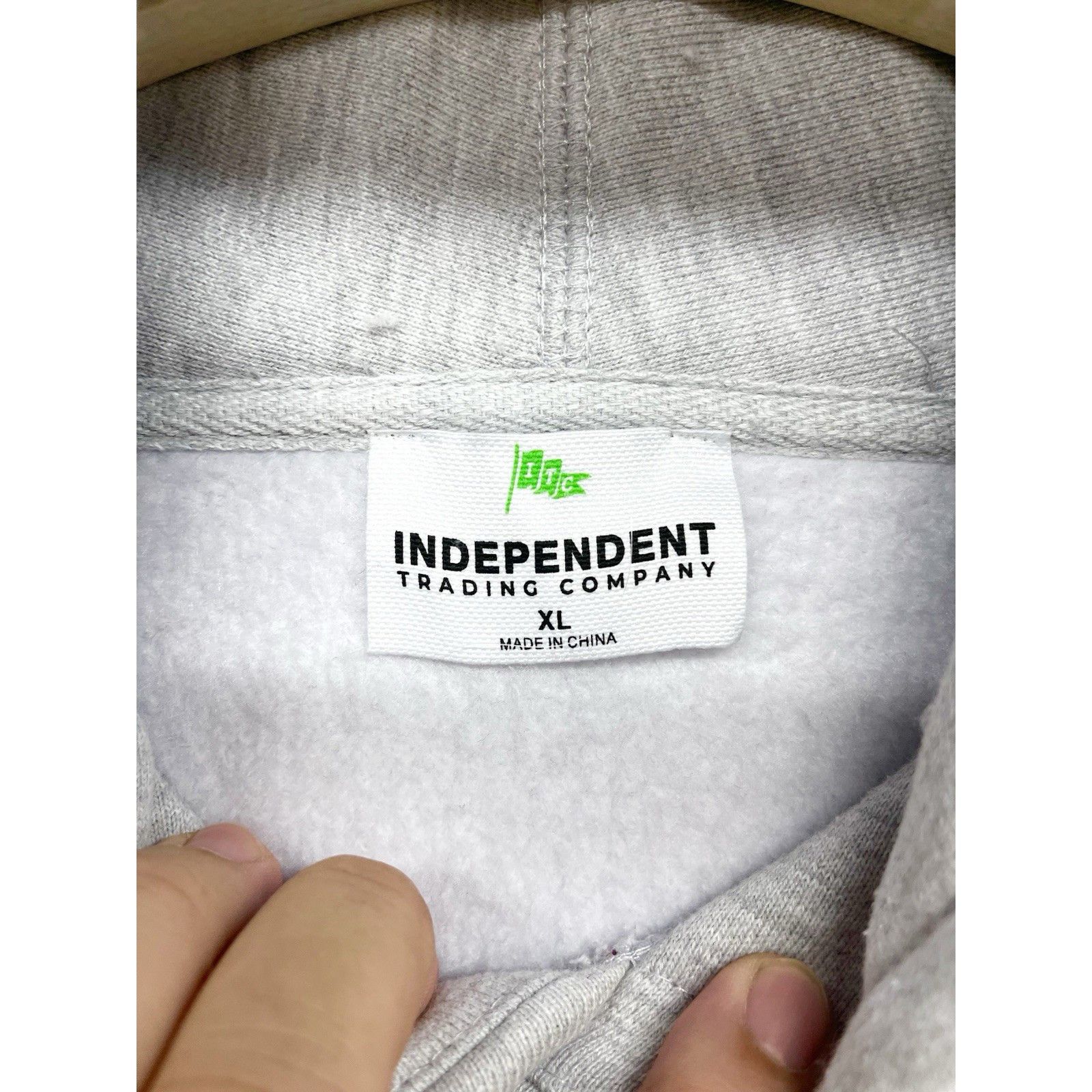 Other Authentic Goldcoast Sotheby's International Realty Friends & Size US XL / EU 56 / 4 - 5 Thumbnail
