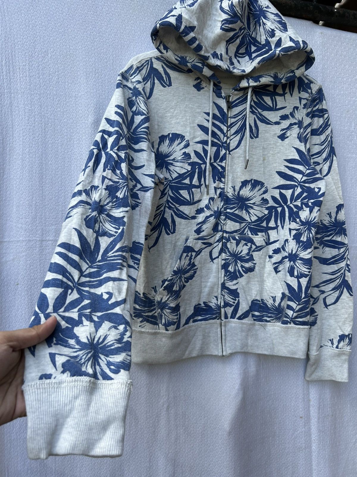 If Six Was Nine × Japanese Brand × Le Grande Bleu (L.G.B.) Aeropostale blue flowers hoodie Ifsixwasnine LGB Size US M / EU 48-50 / 2 - 4 Thumbnail