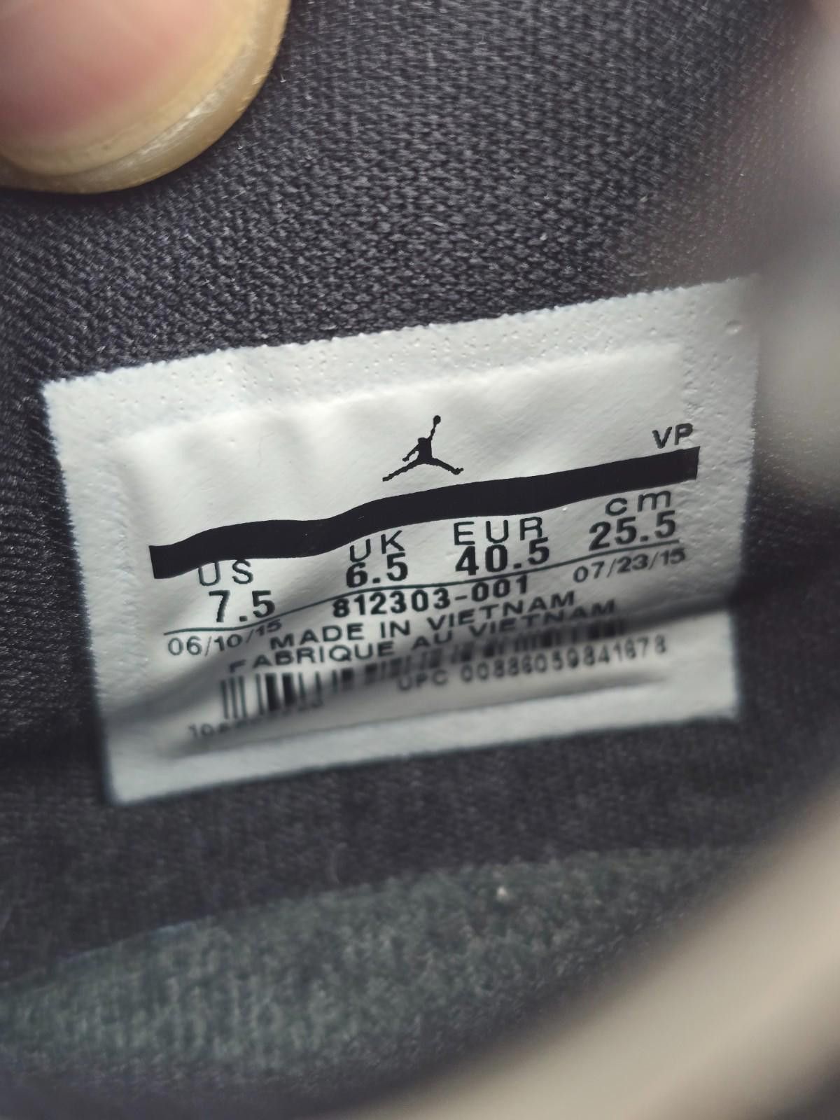 Jordan Brand Nike Jordan Eclipse Holiday Black Silver 812303-001 Size 7.5 Size US 7.5 / EU 40-41 - 8 Thumbnail