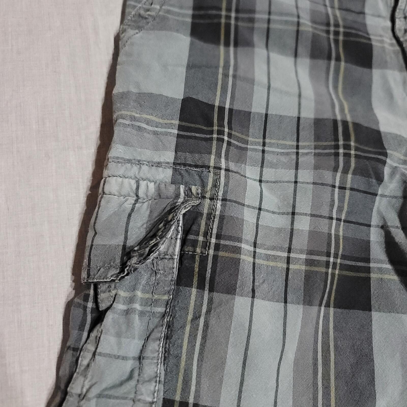 Aeropostale Aeropostale Gray Plaid Cargo Shorts Sz 38 Y2k Grunge Size US 38 / EU 54 - 3 Thumbnail