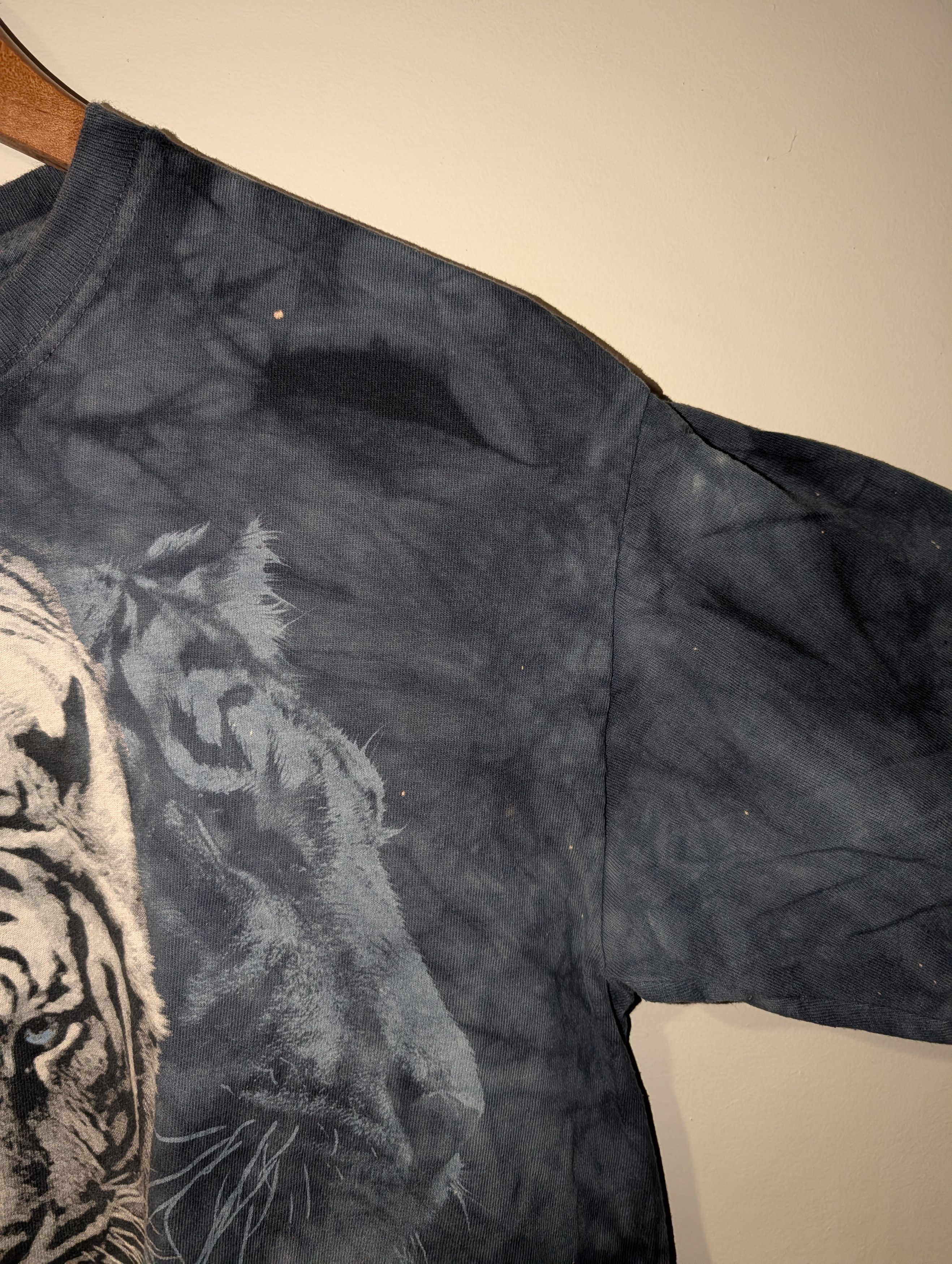 The Mountain Vintage 2008 Snow Tiger Animal Nature The Mountain T-Shirt Size US M / EU 48-50 / 2 - 3 Thumbnail