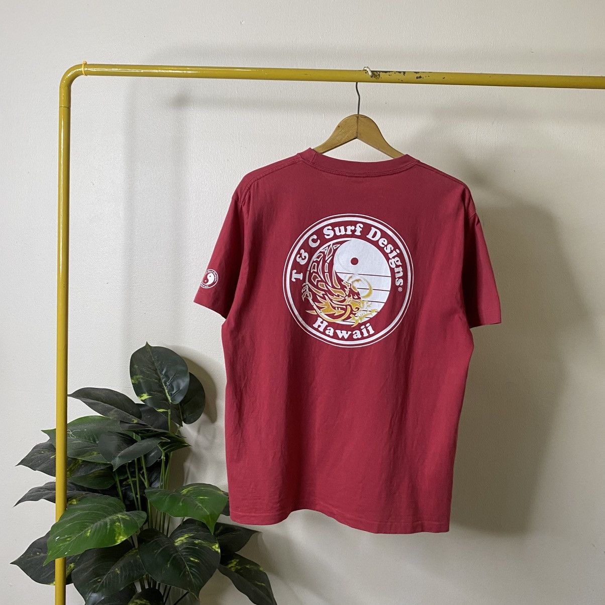 Vintage Vintage Y2K T&C Surf Dragon Graphic Stussy Style Tee Size US XL / EU 56 / 4 - 1 Thumbnail