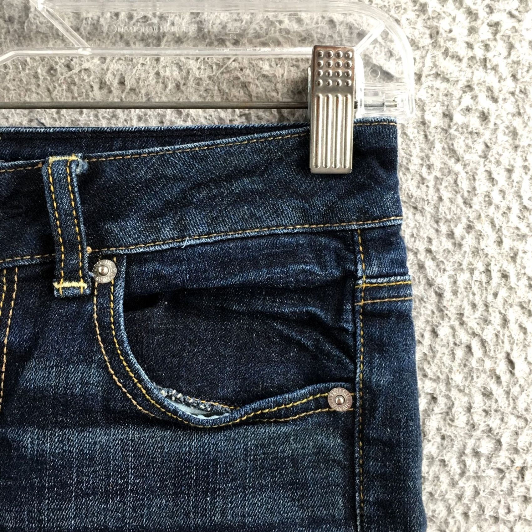American Eagle Outfitters American Eagle Outfitters Denim Cuffed Shorts Womens 00 Blue Mid Rise Zip Fly Adult Regular Size 00 Blue Denim Shorts Size 24" / US 00 / IT 34 - 3 Thumbnail