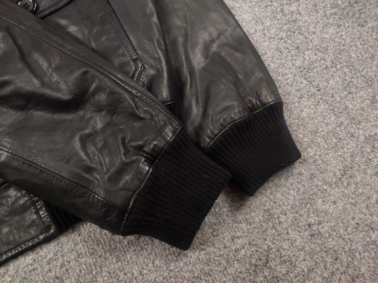 Vintage Vintage TRS leather bomber Jacket A-2 USAF Pilot Aviator USA Size US L / EU 52-54 / 3 - 10 Thumbnail