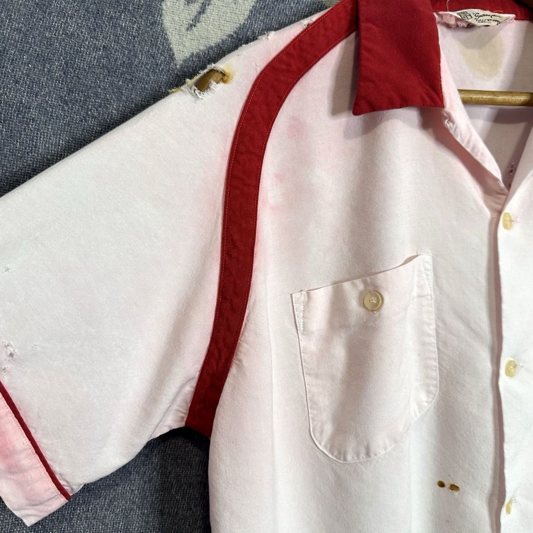 Vintage VINTAGE Swingster Shirt XL White 50/60s Distressed Miller Button-Front Short Sleeve Cotton Blend Rockabilly Chest 23" Length 29" Mens Size US L / EU 52-54 / 3 - 7 Thumbnail