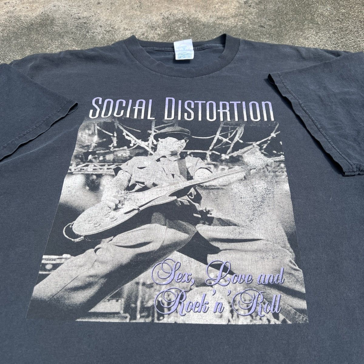 Band Tees Vintage Y2K Social Distortion Promo Tour Tee 2XL Faded Size US XXL / EU 58 / 5 - 1 Thumbnail