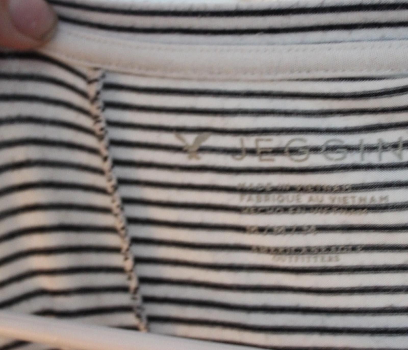 American Eagle Outfitters American Eagle Jegging Black & White Striped V-Neck Shirt M Size M / US 6-8 / IT 42-44 - 4 Thumbnail