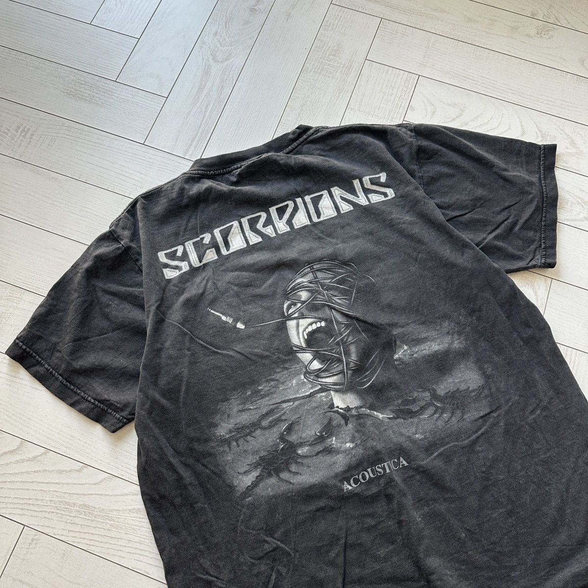 Vintage Vintage 90s Scorpions Acoustica Washed Rock tee y2k hype og Size US L / EU 52-54 / 3 - 5 Thumbnail
