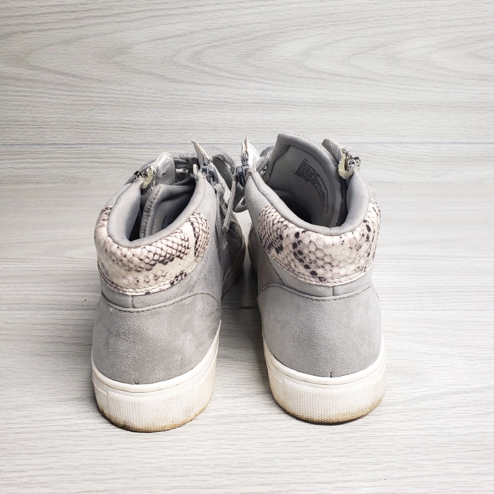 Vintage VINTAGE Universal Thread High Top Sneaker White Gray Animal Print Women 11 Size L / US 10 / IT 46 - 4 Thumbnail