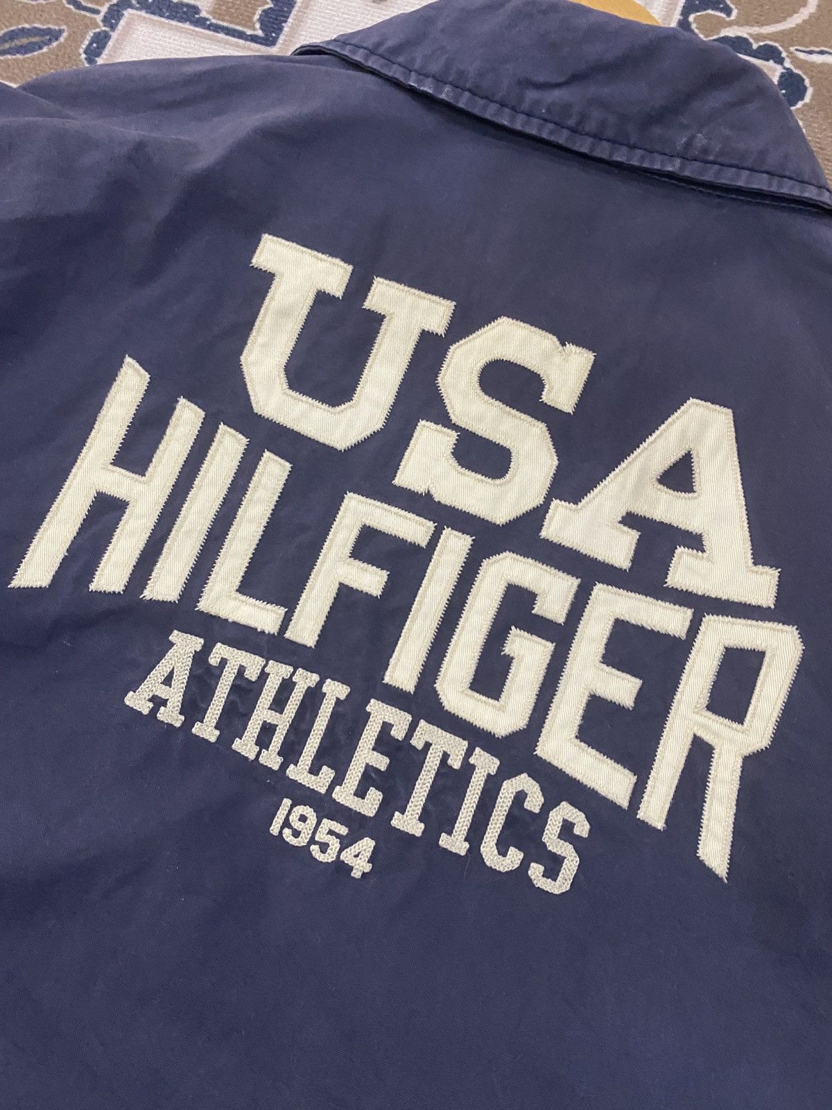 Tommy Hilfiger VINTAGE TOMMY HILFIGER BIG SPELLOUT VARSITY Size US XL / EU 56 / 4 - 15 Thumbnail