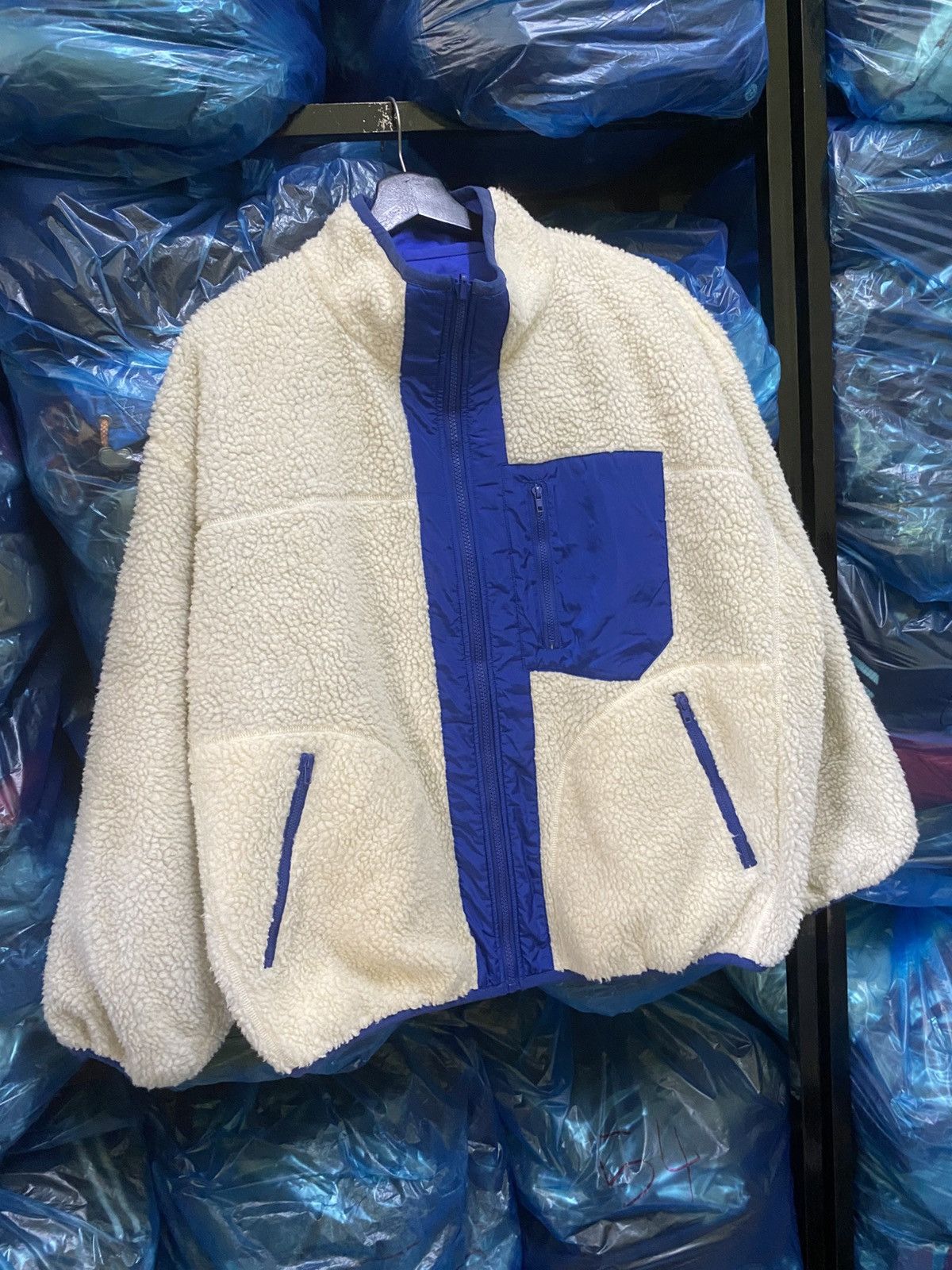 Japanese Brand W Closet Japan Cream Sherpa Fleece Jacket Blue Nylon Panels Size US L / EU 52-54 / 3 - 3 Thumbnail