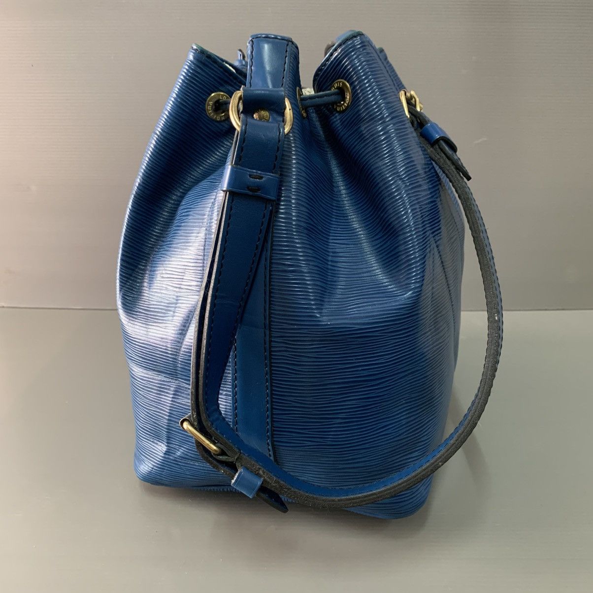 Louis Vuitton Louis Vuitton Epi Leather Petit Noe Bucket Bag Size ONE SIZE - 4 Thumbnail