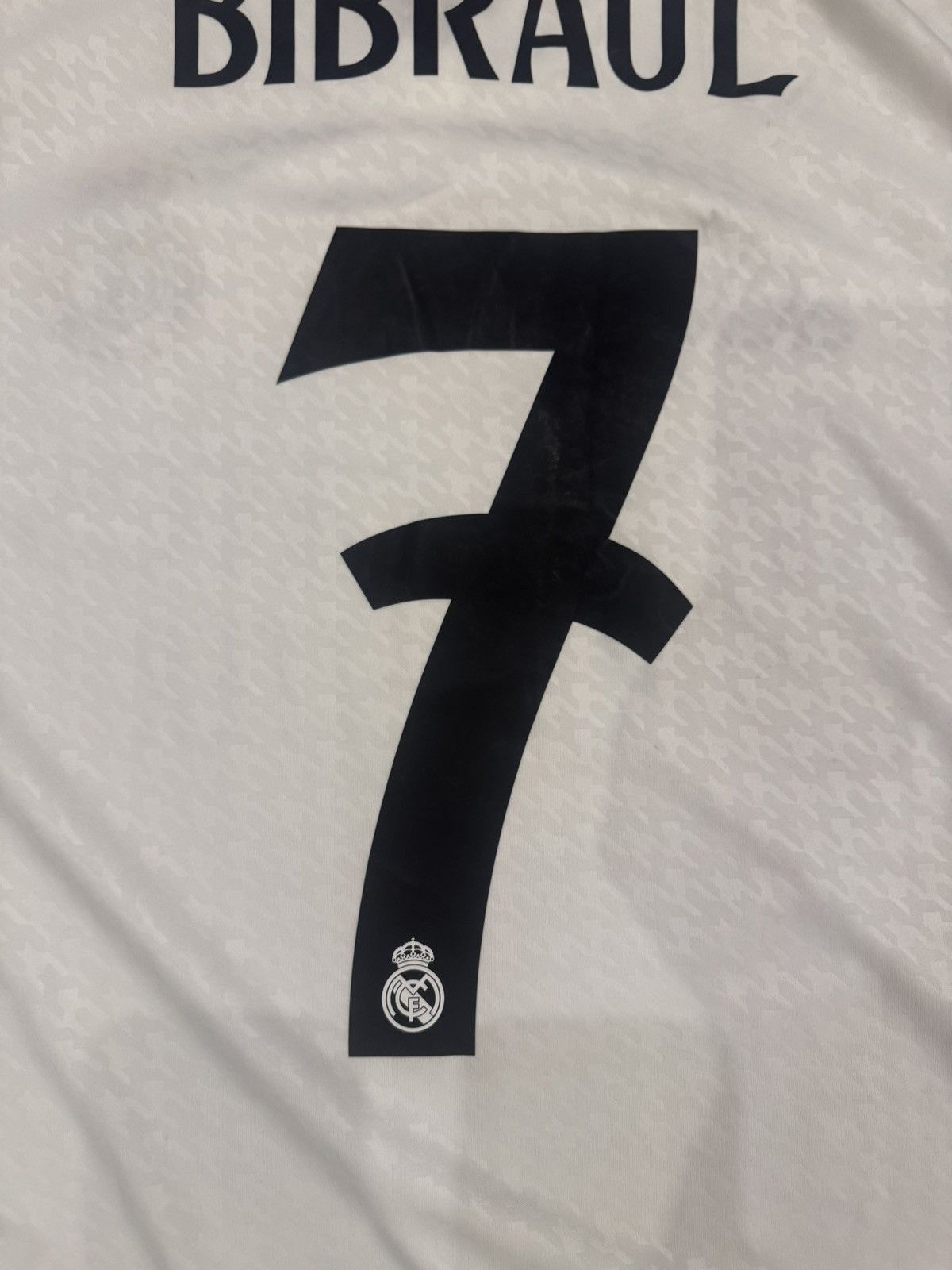 Adidas REAL MADRID 2024/2025 HOME FOOTBALL JERSEY SIZE L IU5011 Size US L / EU 52-54 / 3 - 11 Thumbnail