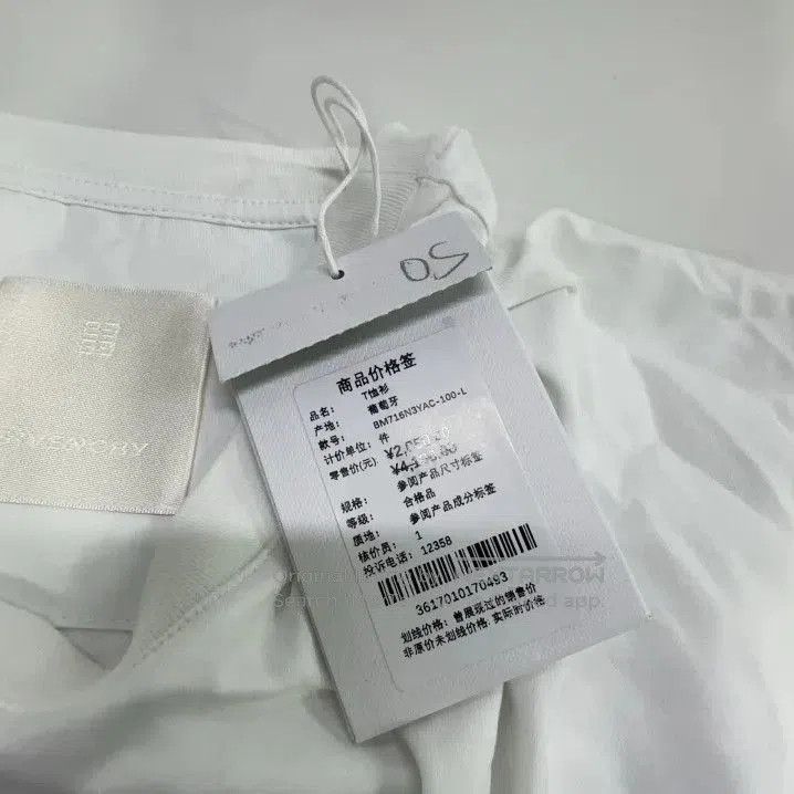 Givenchy GIVENCHY FW22 Letter Print Crew Neck Short Sleeve T-Shirt. Size US L / EU 52-54 / 3 - 7 Thumbnail